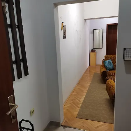 Cozy Retro Apartment